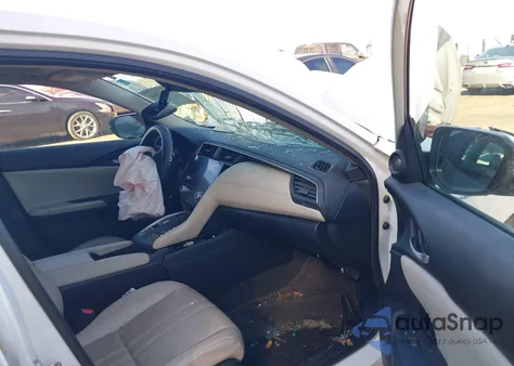 2020 Honda Insight Touring z USA, uszkodzony, nr VIN 19XZE4F98LE004931